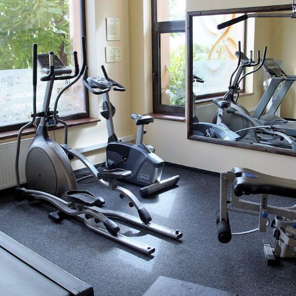 Tough epoxy flooring for gyms and fitness spaces from Epoxy Flooring Guys Sydney, built to resist impact and stay easy to clean.